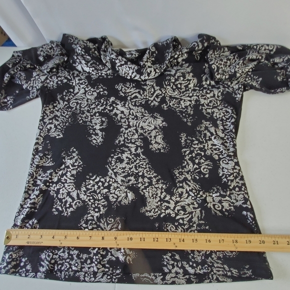 Chico's Travelers Cowl Neck Top Size 2 / US L Stretch Foil Print Slinky Pullover - Picture 6 of 10